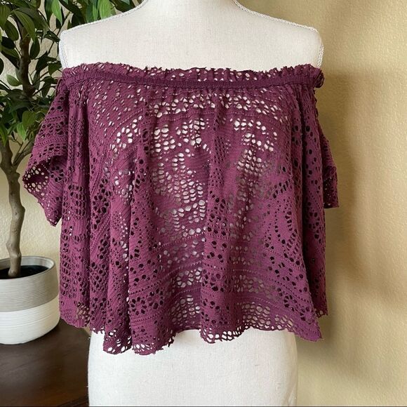 FREE PEOPLE | FP Beach Eyelet Off the Shoulder Top Size XS Purple Crop Shirt - Picture 2 of 3